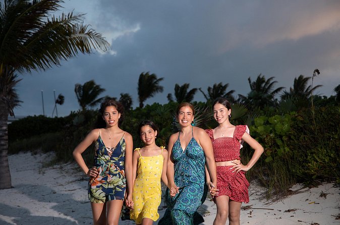 1 Hour Private Professional Portraits in Grace Bay Beach - The private group size and its effect on value