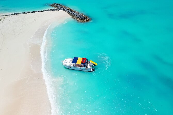 4HR Private Half-day Boat in Gracebay - Iguana Island and the Smaller Cays