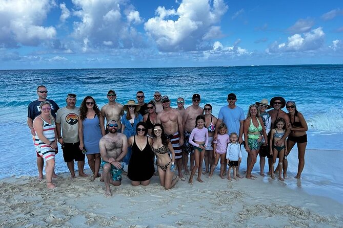 6HR-Provo Cays exploration with Lunch in Gracebay - Finding conch in shallow water