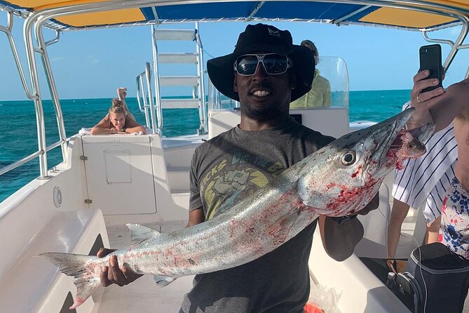 8HR Catch and Grill in Turks and Caicos Islands - Why this private Turks and Caicos day works so well