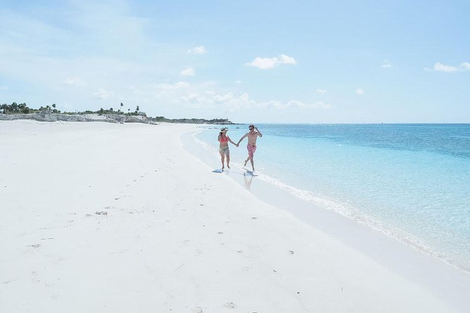 Full day 7hours- beach bbq, snorkel, Iguana island, half moon bay pine cay, Fun! - Snorkeling with room to explore