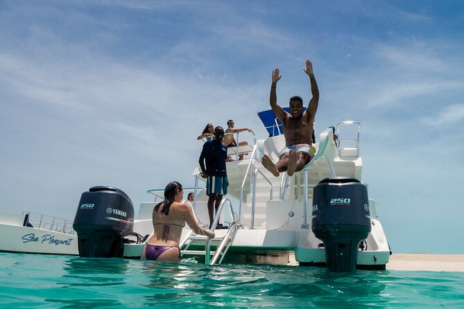 Half Day Private Boat Tour in Caicos Island - What lunch adds to the outing