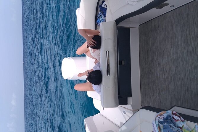 Half Day Snorkeling, Sightseeing & Island Hopping Private Charter (Afternoon) - Cruising along Grace Bay Beach