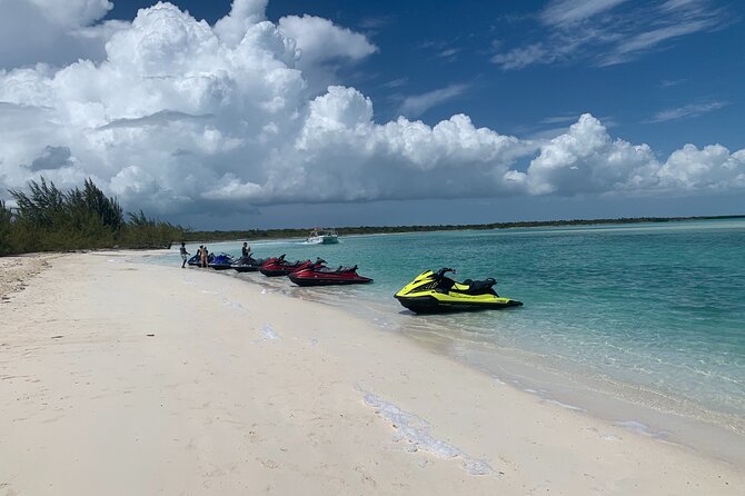 Lunch Seafari to pristine cays, shipwreck and lunch at TIKI BAR - Solo or tandem: choosing your Jet Ski setup