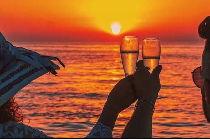 Private 2Hour Champagne Scenic Sunset cruise - Emerald Point Reef and the first look at Grace Bay