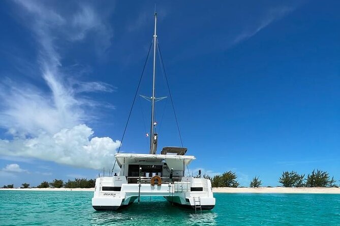 Private Afternoon Tour Catamaran 44 Big Ben - Little Water Cay and the iguana stop