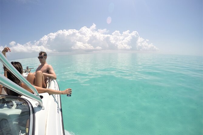 Private Boat Island Hopping & Snorkeling in Turks & Caicos 4Hrs - La Famille Express shipwreck: 30 minutes of photos and snorkeling