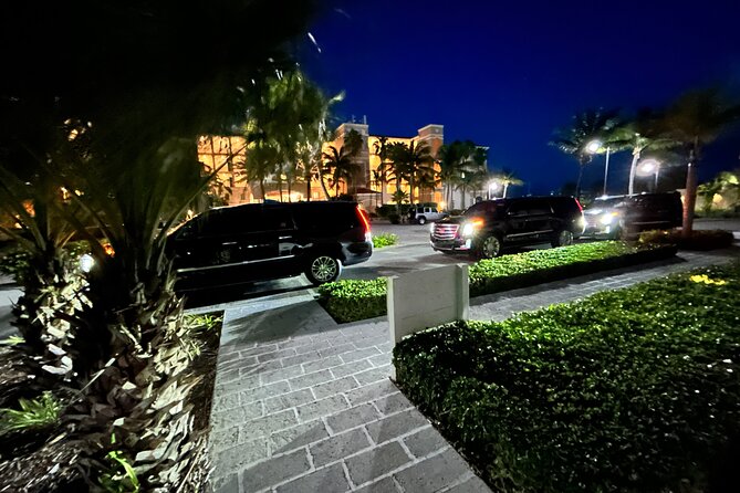 Private Luxury Airport Transportation RoundTrip - Departure pickup and the value of a private return ride