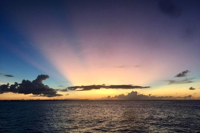 Private Sunset Cruise in Grace Bay - Cruising the Providenciales shoreline