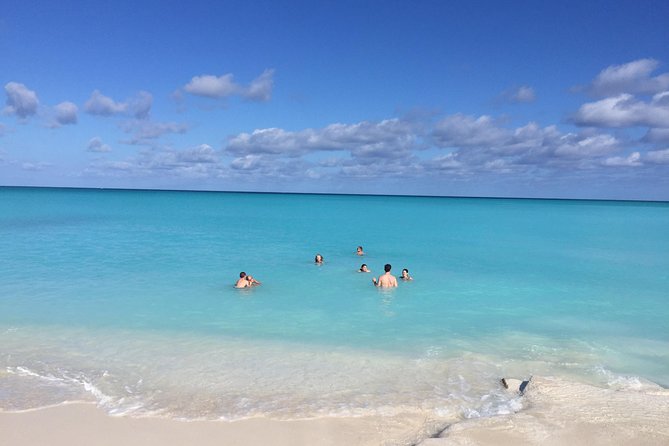 Providenciales Unmissable Sightseeing Tour - Pelican Beach and Long Bay Beach: a quick coastal introduction